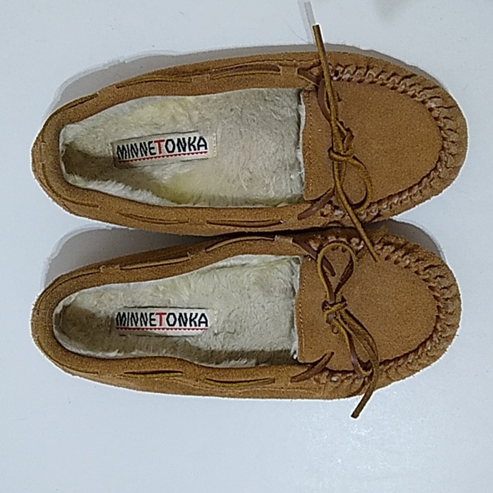 Minnetonka Cally Women's Slippers
